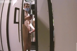 Teen wanking in the fitting room
